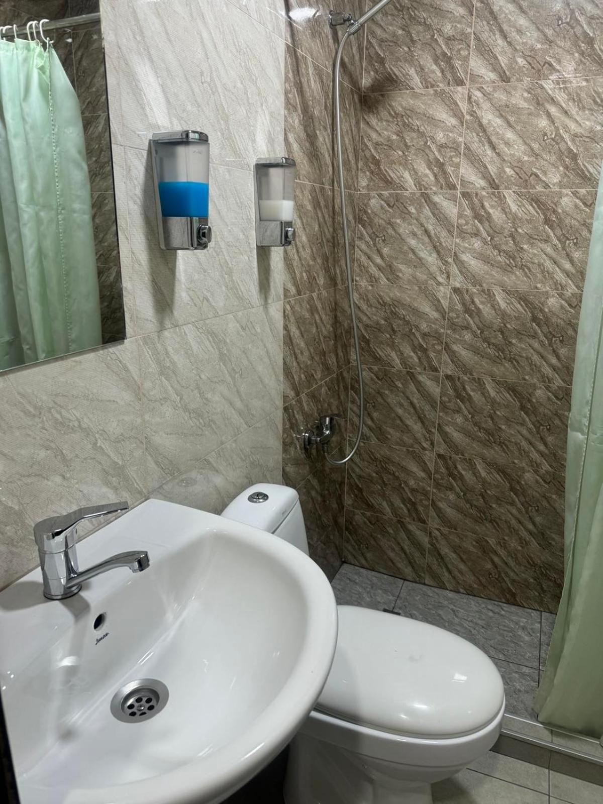 Hotel Skib 第比利斯 外观 照片