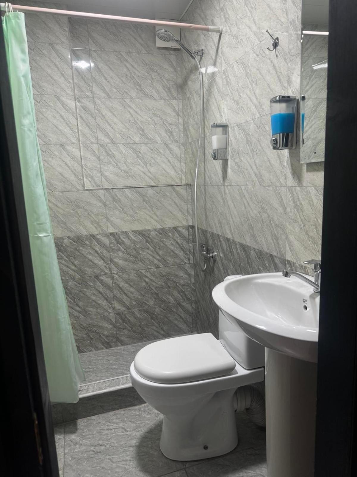 Hotel Skib 第比利斯 外观 照片