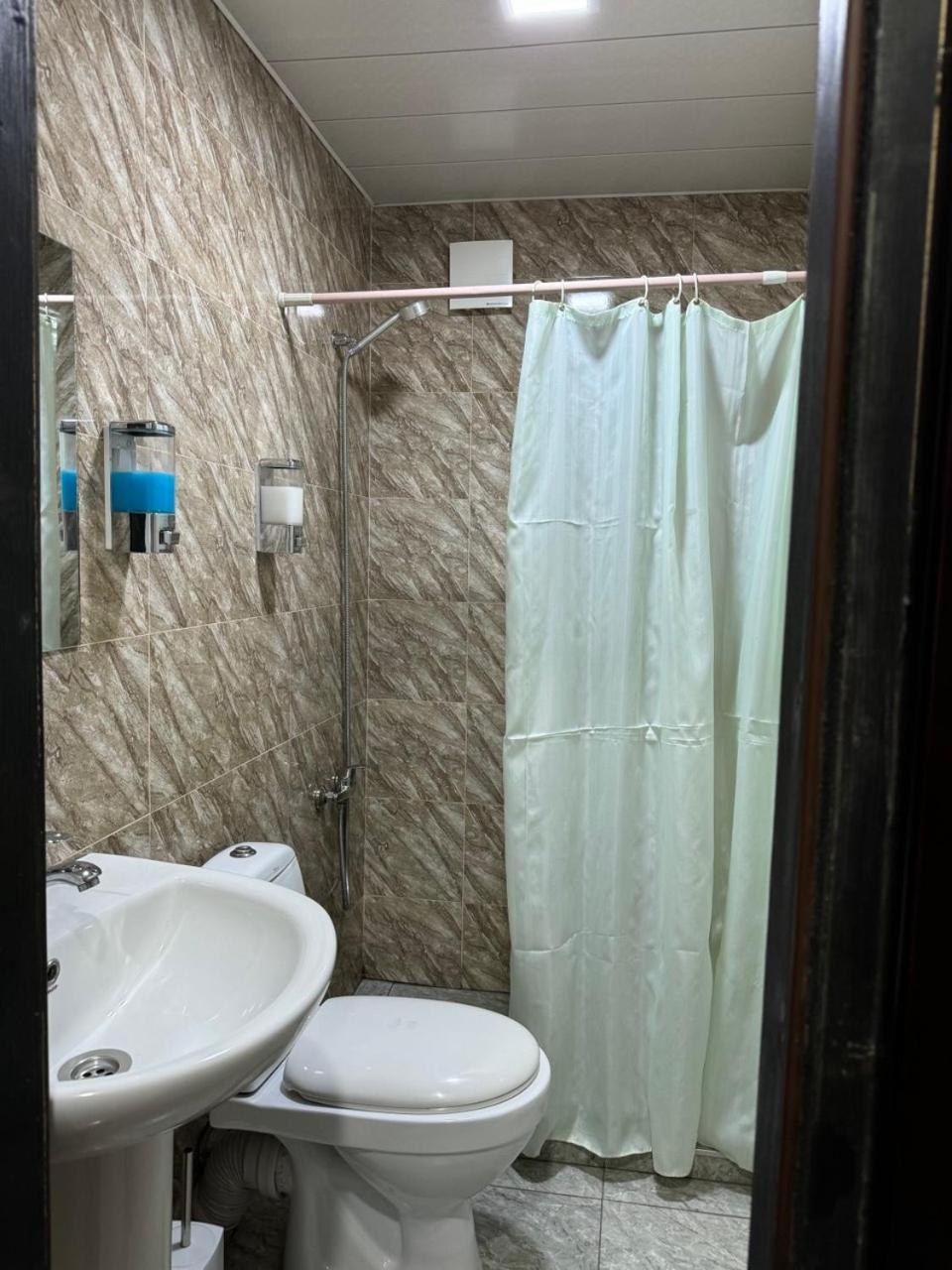 Hotel Skib 第比利斯 外观 照片