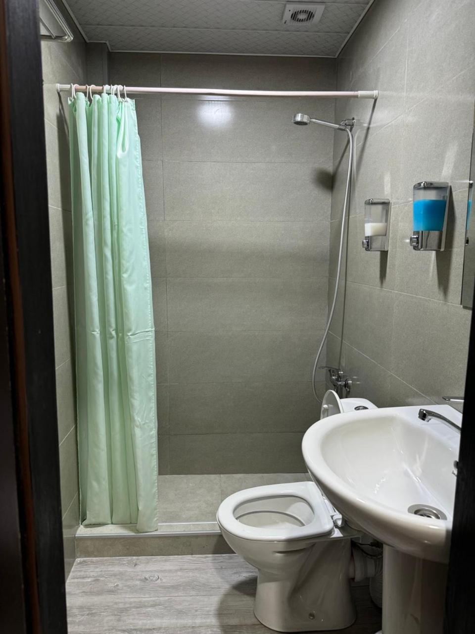 Hotel Skib 第比利斯 外观 照片